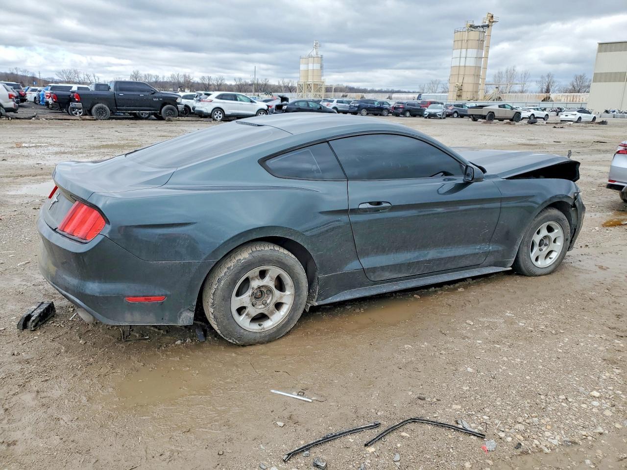 2015 Ford Mustang - zdjęcie 3