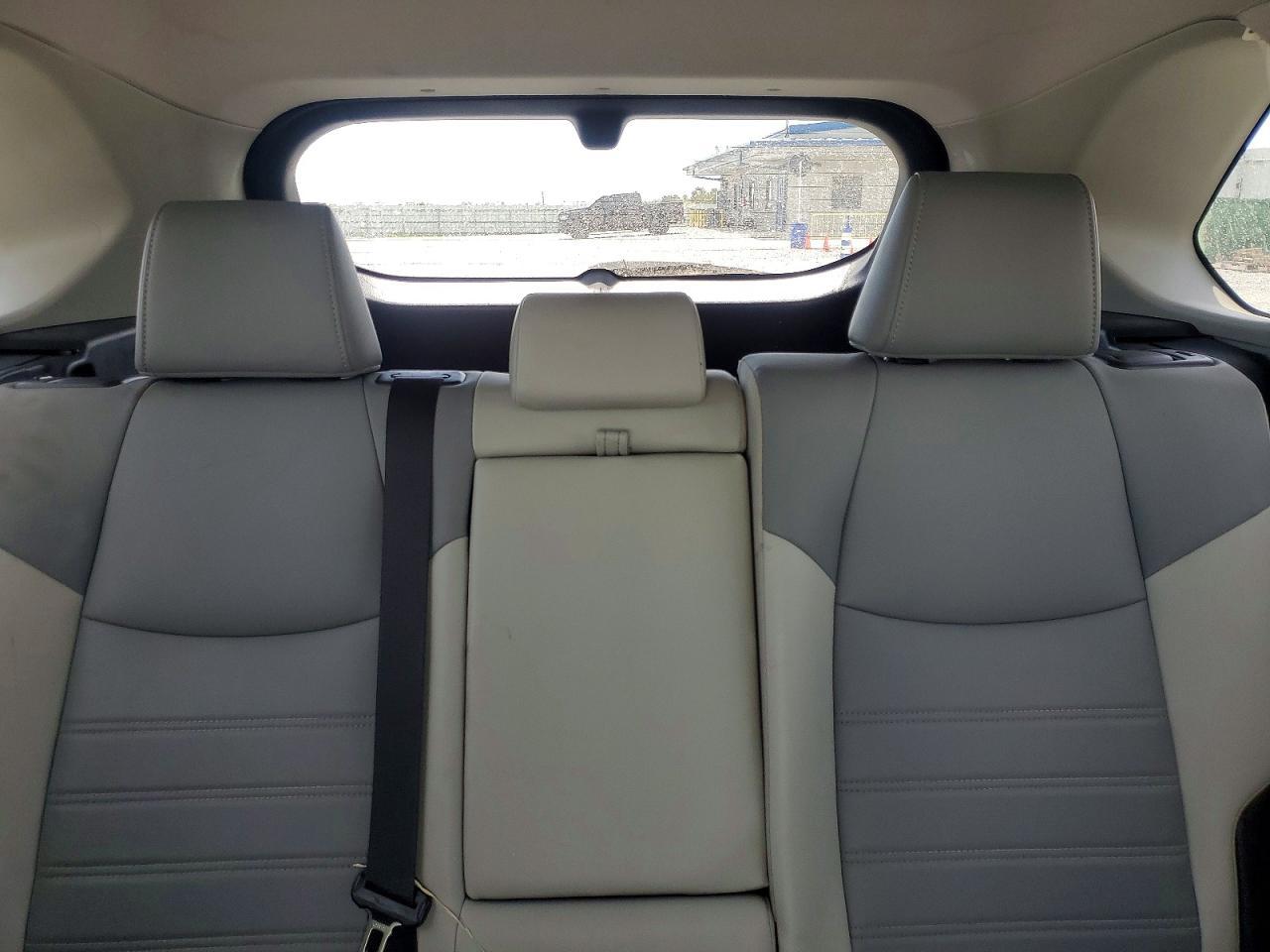 2019 Toyota Rav4 Hybrid Limited - zdjęcie 10