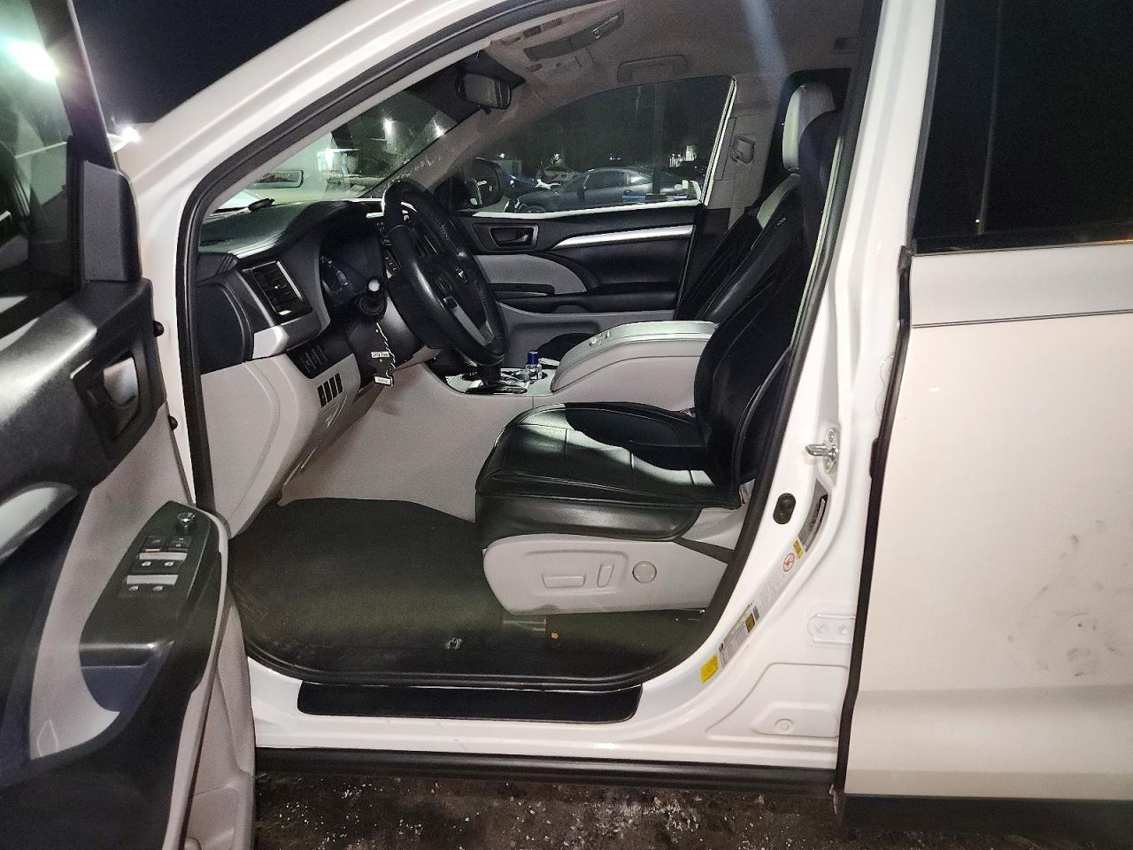 2019 Toyota Highlander Le - zdjęcie 7