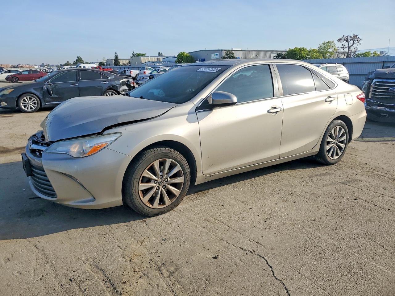 2015 Toyota Camry Xle - zdjęcie główne
