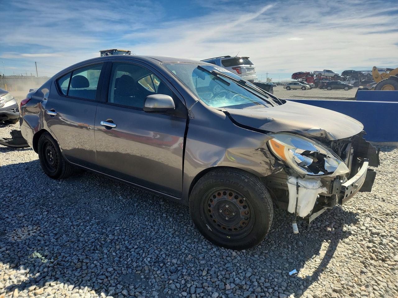 2013 Nissan Versa 1.6 S - zdjęcie 4