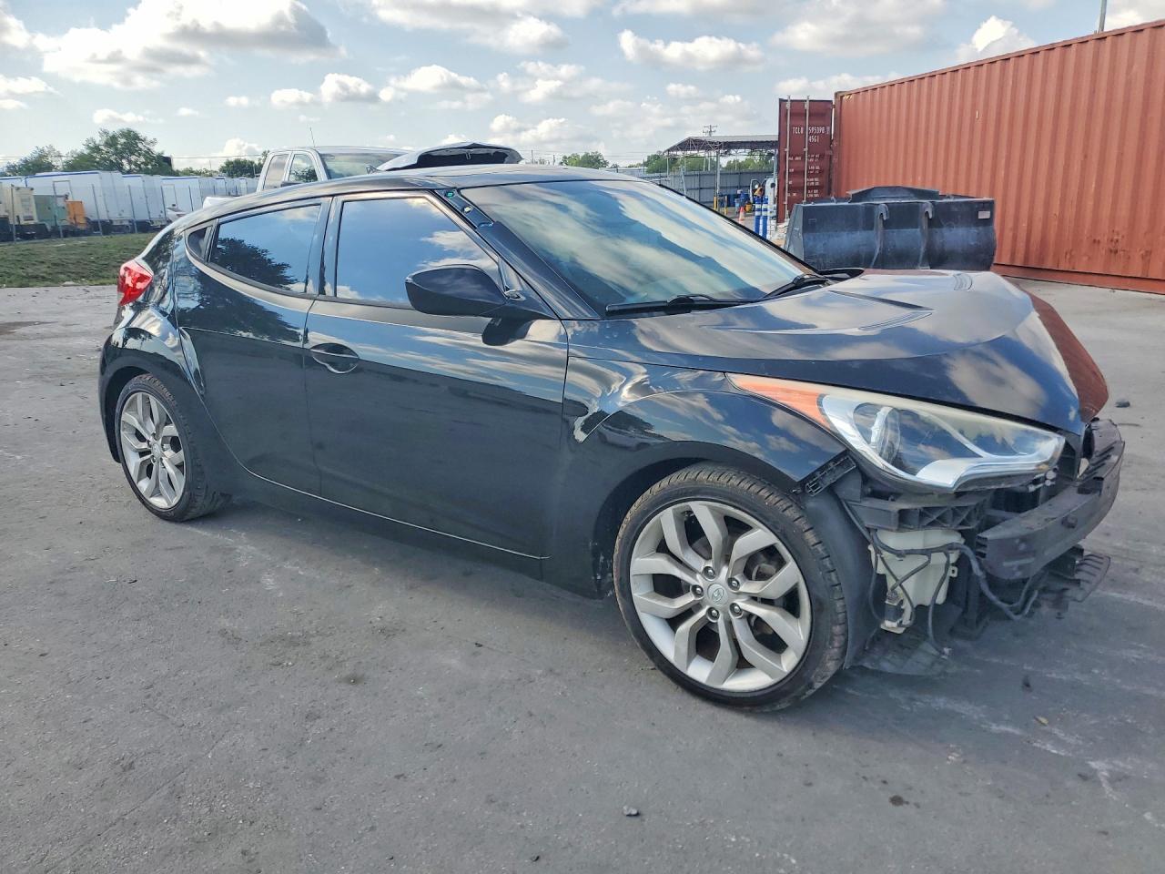 2013 Hyundai Veloster Base - zdjęcie 4