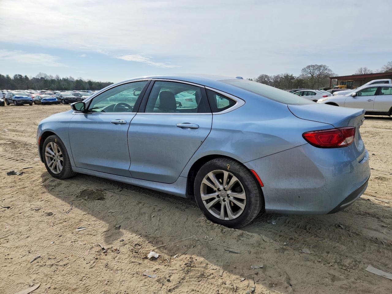 2015 Chrysler 200 Limited - zdjęcie 2
