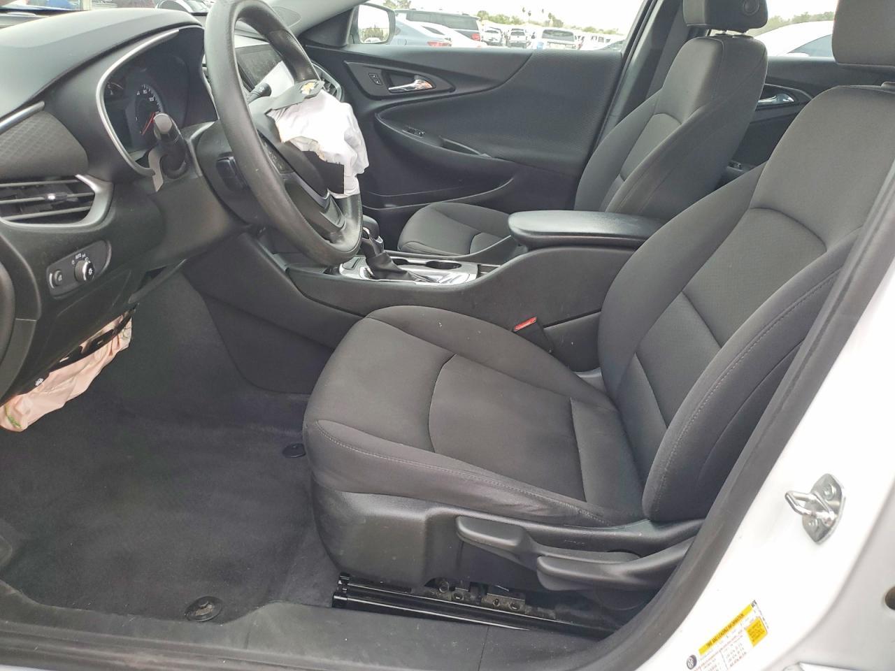 2022 Chevrolet Malibu Ls - zdjęcie 7