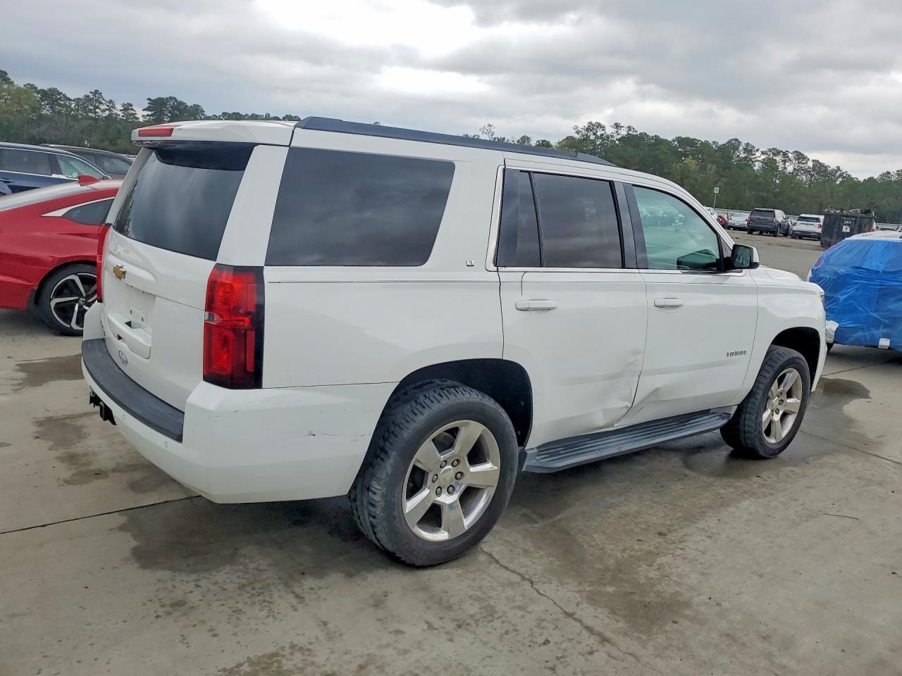 2016 Chevrolet Tahoe C1500 Lt - zdjęcie 3