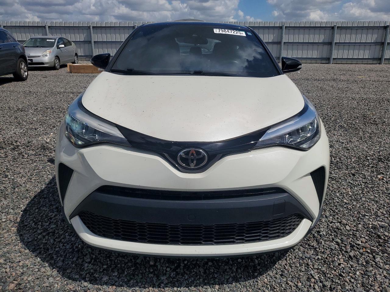 2020 Toyota C-Hr Xle - zdjęcie 5