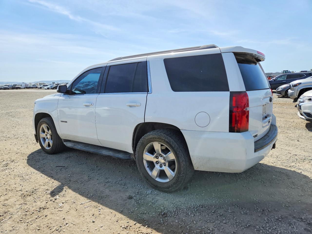 2015 Chevrolet Tahoe C1500 Ls - zdjęcie 2