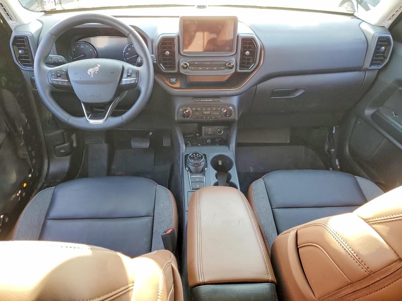 2024 Ford Bronco Sport Outer Banks - zdjęcie 8