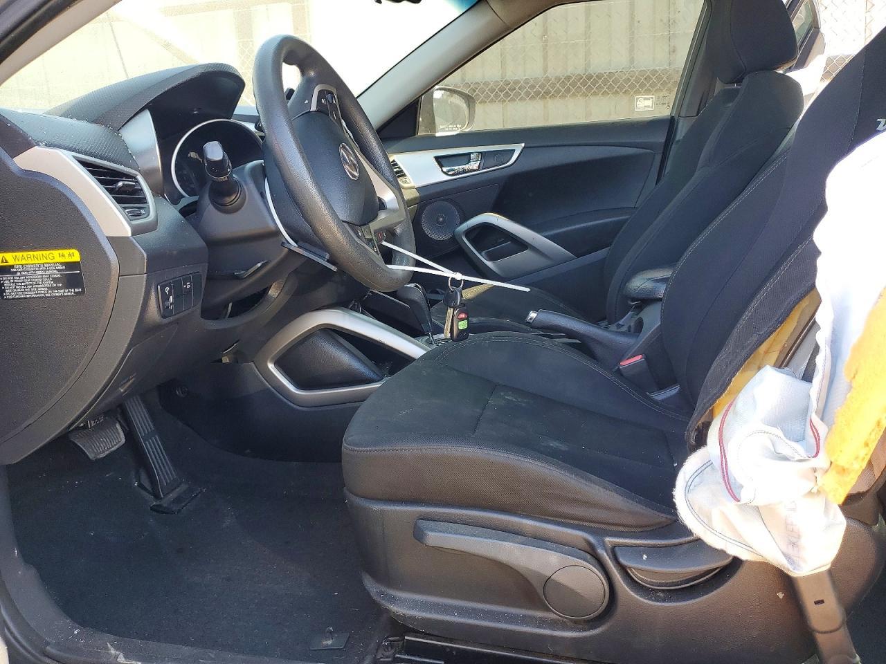 2013 Hyundai Veloster Base - zdjęcie 7