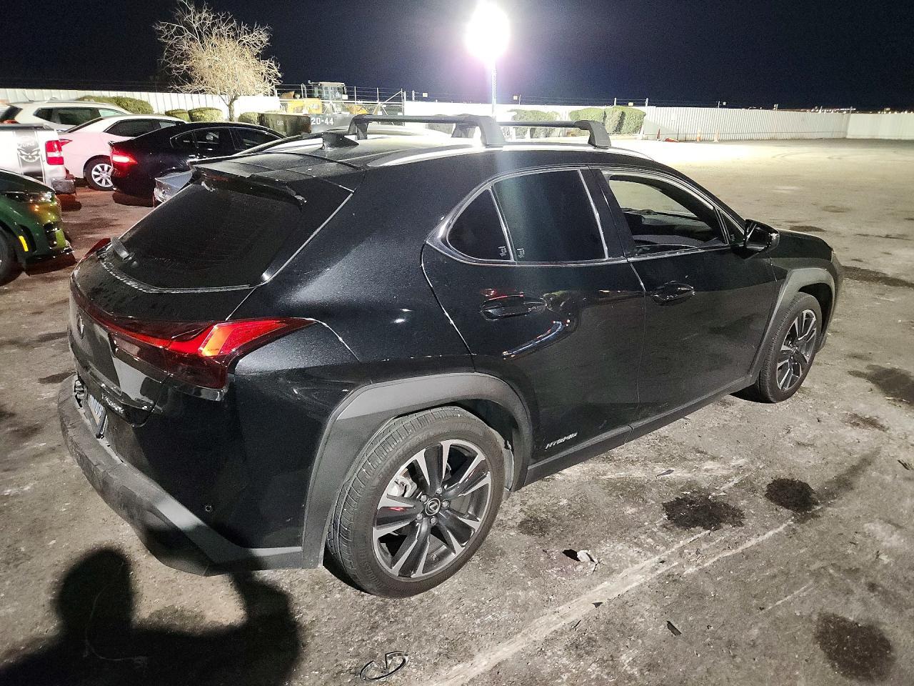 2021 Lexus Ux 250H Base - zdjęcie 3