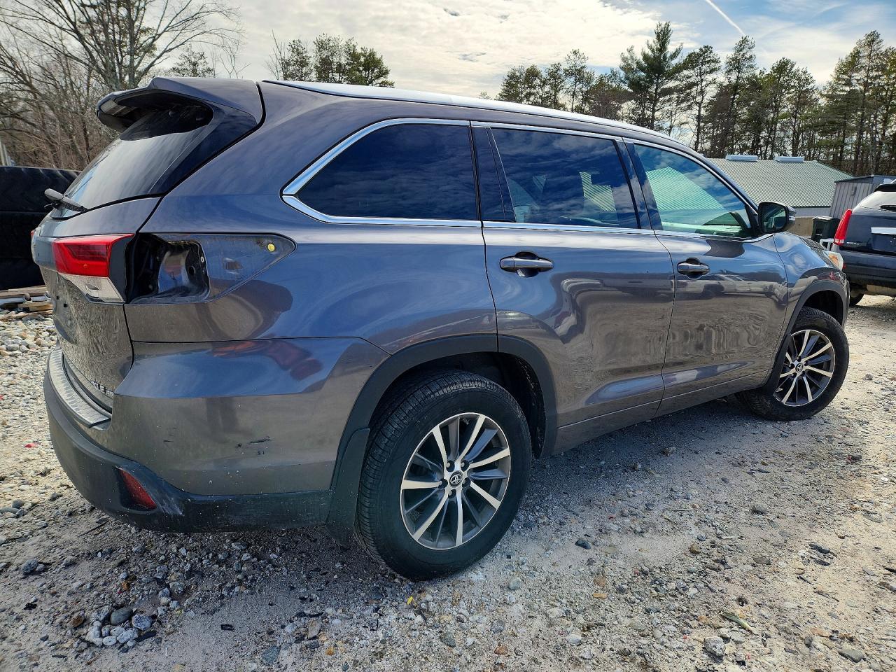 2018 Toyota Highlander Xle - zdjęcie 3