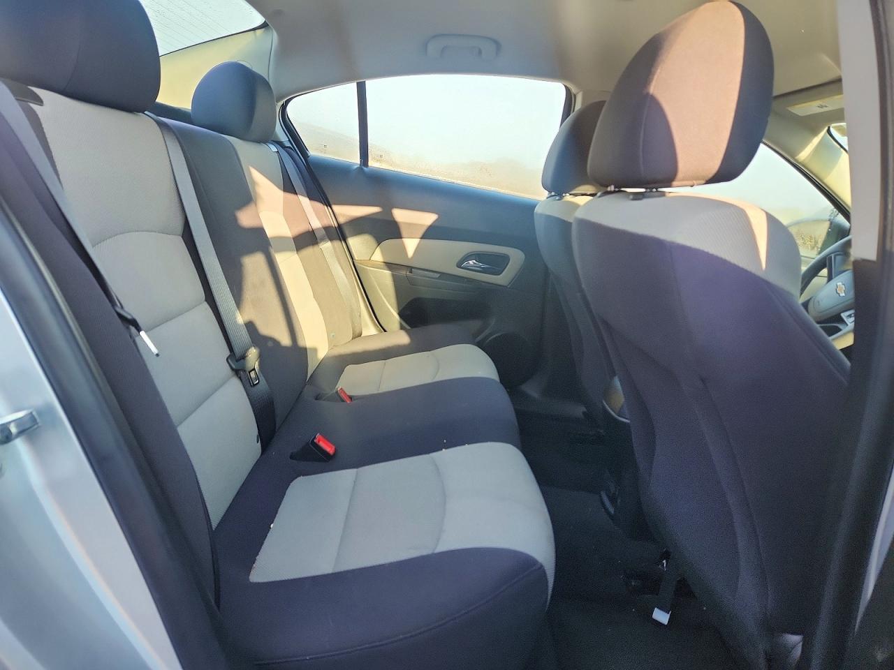 2015 Chevrolet Cruze Ls - zdjęcie 10