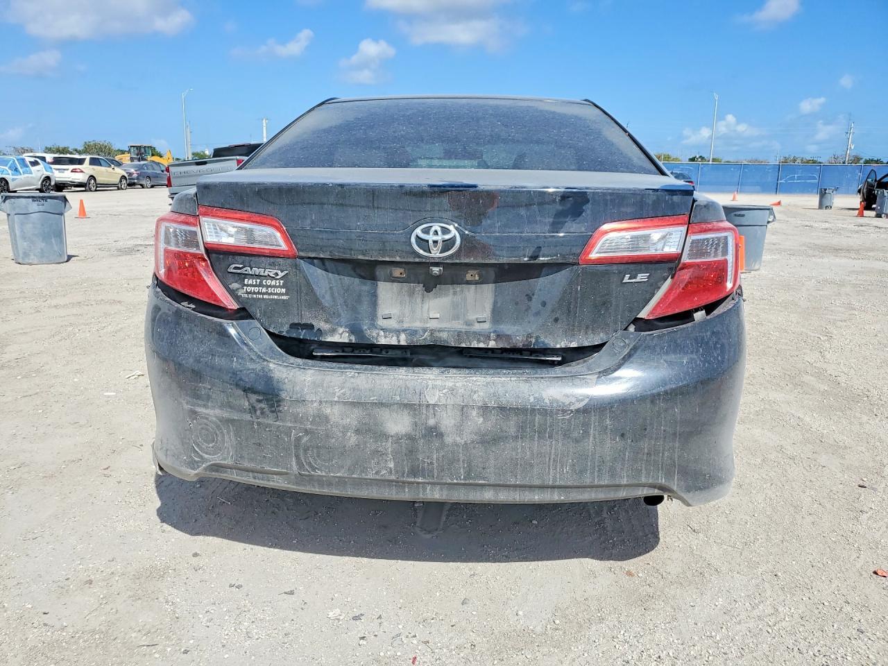 2013 Toyota Camry Le - zdjęcie 6