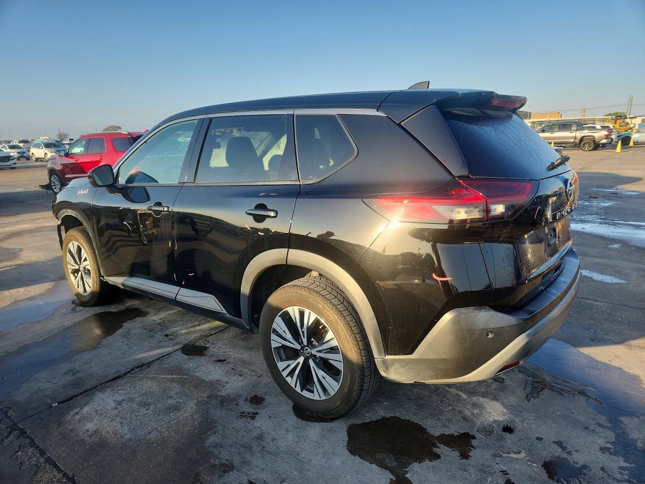 2021 Nissan Rogue Sv - zdjęcie 2