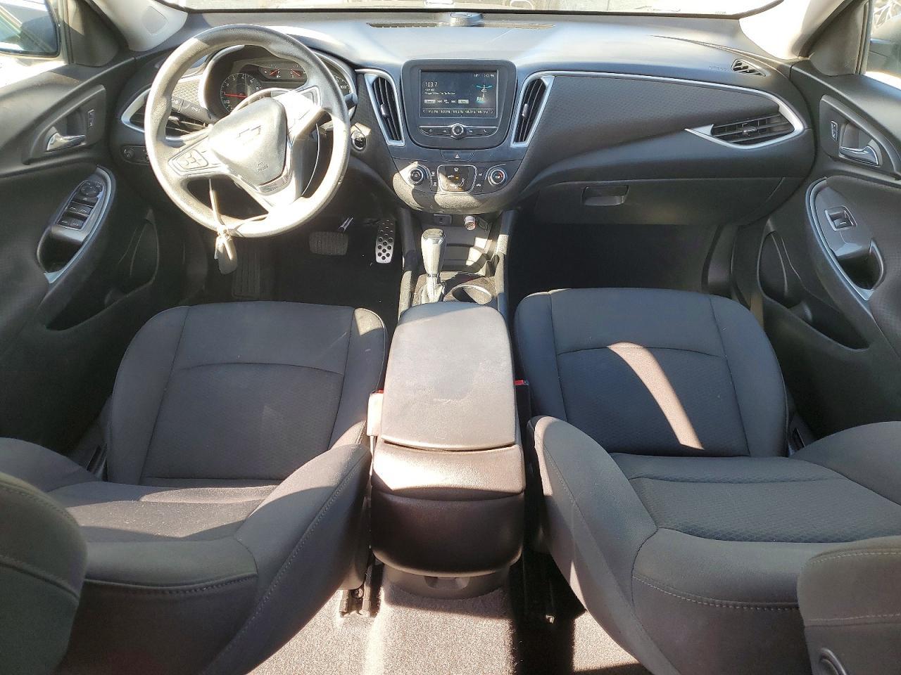 2016 Chevrolet Malibu Ls - zdjęcie 8