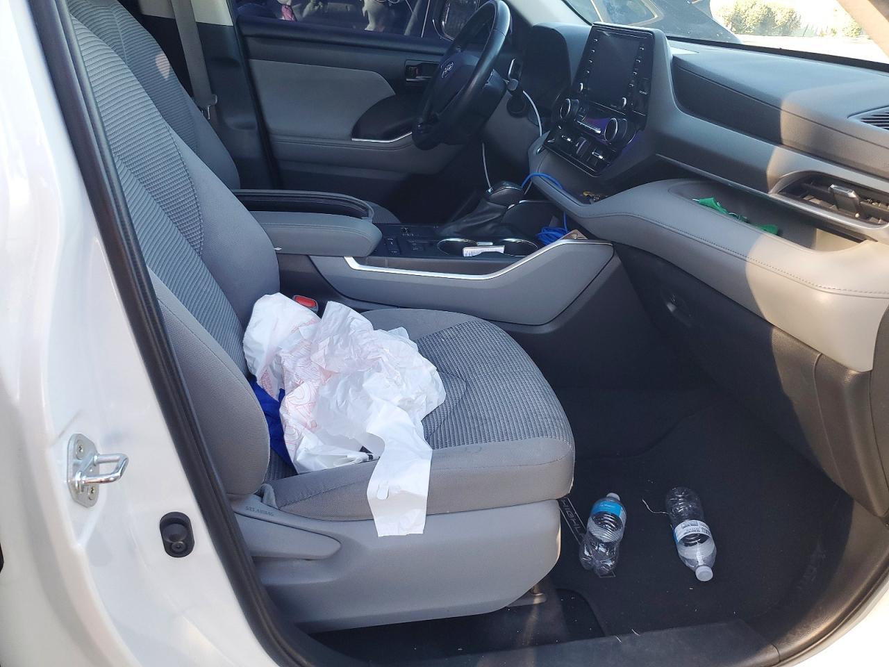 2021 Toyota Highlander Le - zdjęcie 13