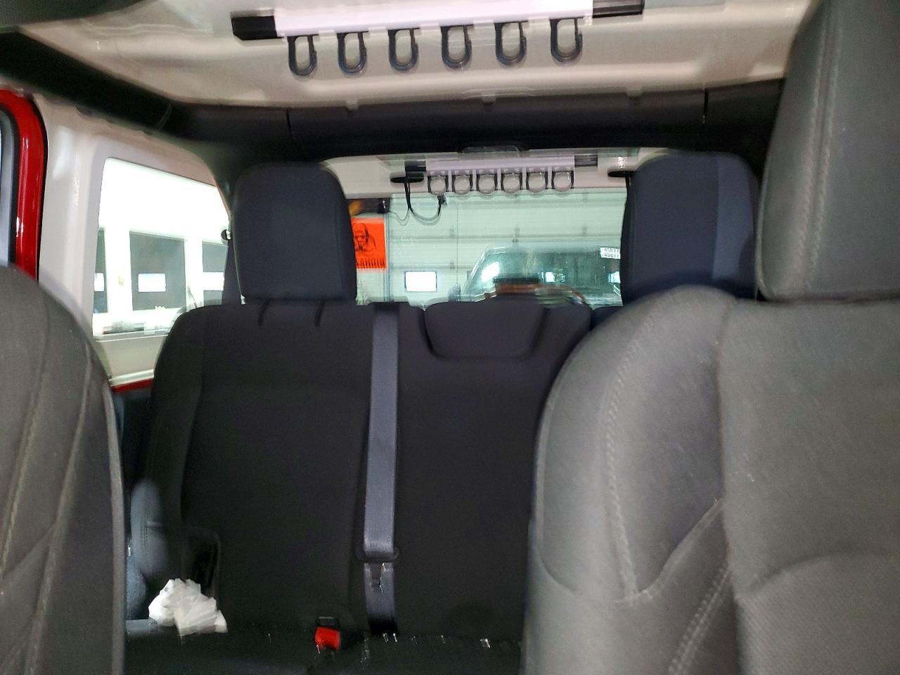 2022 Jeep Wrangler Unlimited Sport - zdjęcie 10