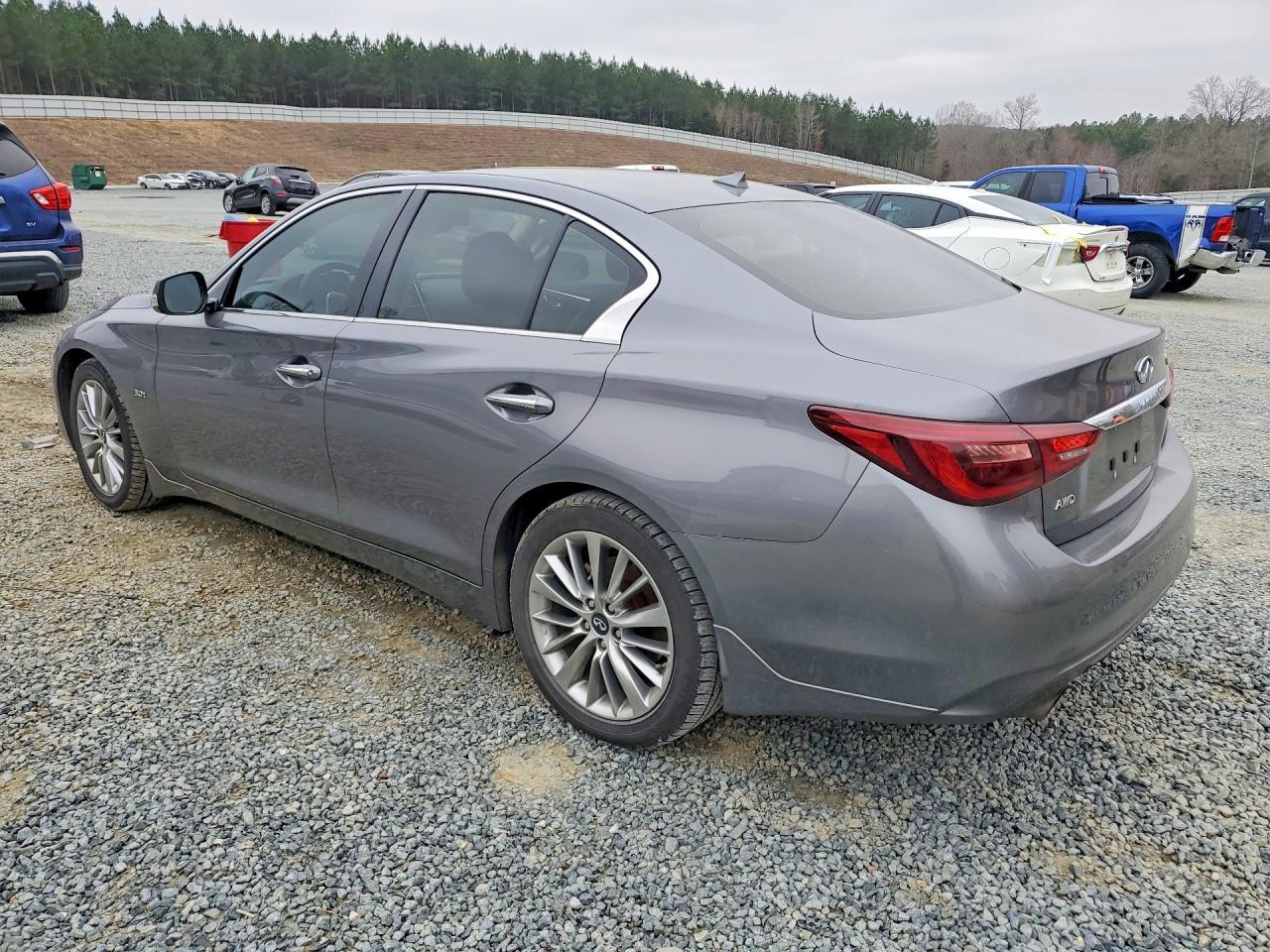 2018 Infiniti Q50 3.0T Luxe - zdjęcie 2