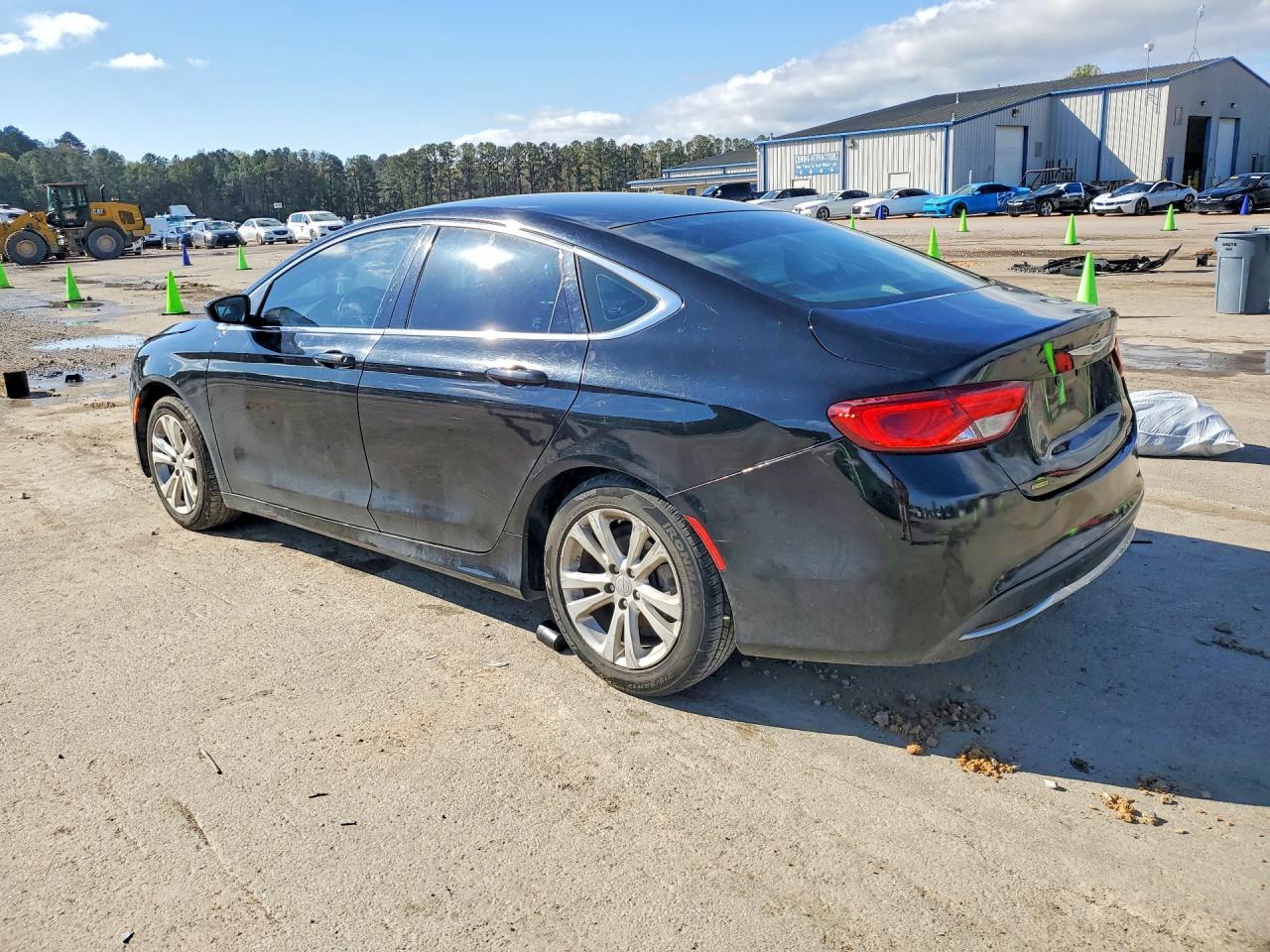 2015 Chrysler 200 Limited - zdjęcie 2