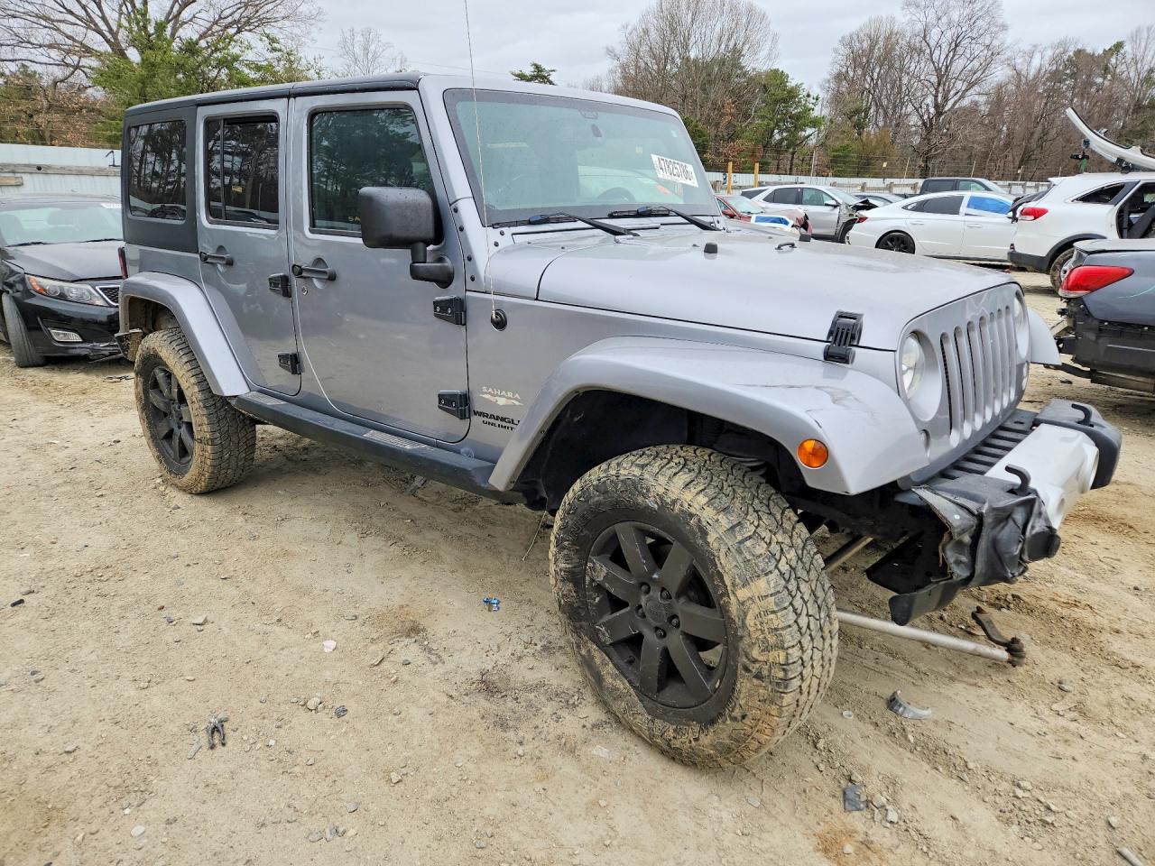 2014 Jeep Wrangler Unlimited Sahara - zdjęcie 4