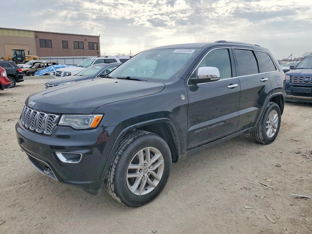 2017 Jeep Grand Cherokee Overland - zdjęcie główne
