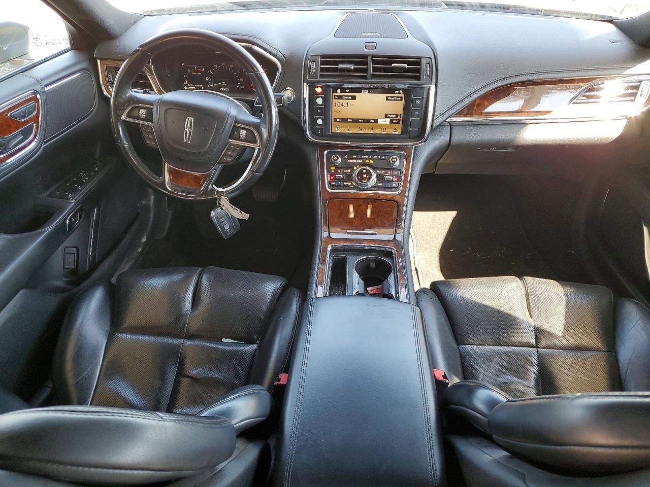 2018 Lincoln Continental Select - zdjęcie 8