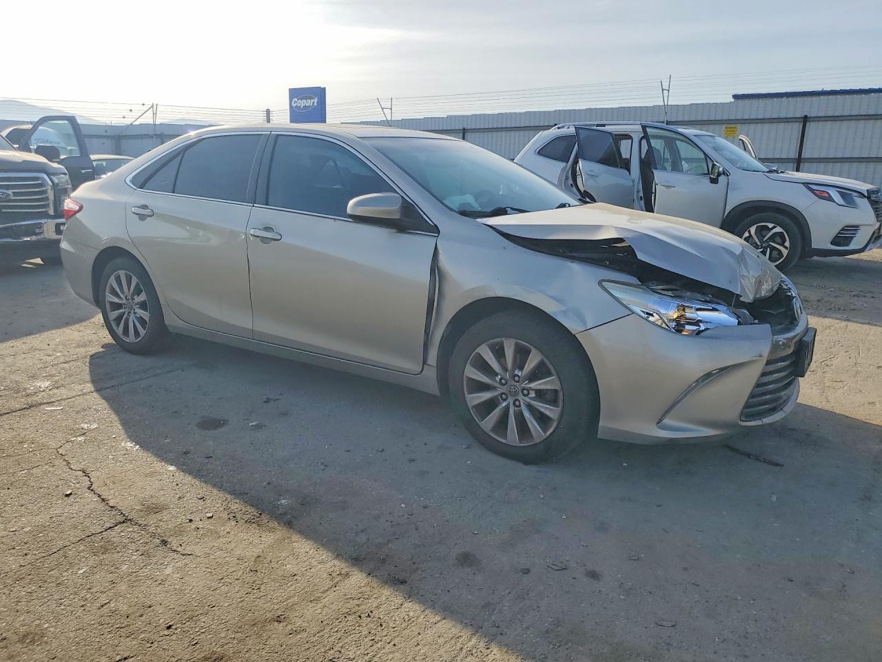 2015 Toyota Camry Xle - zdjęcie 4