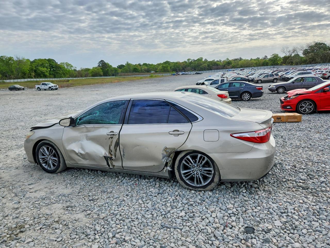 2015 Toyota Camry Se - zdjęcie 2