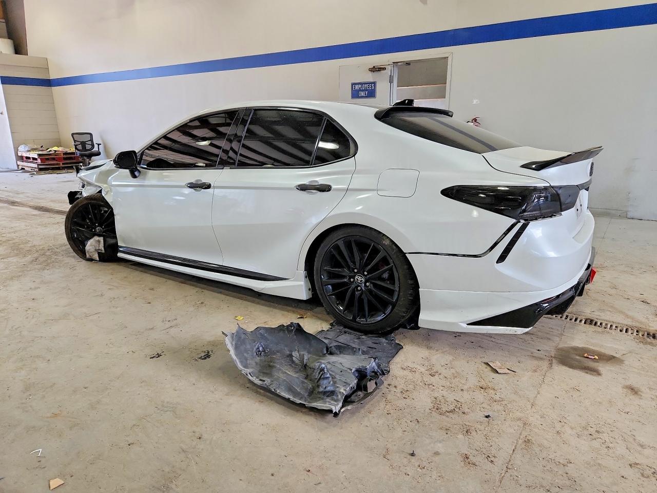 2023 Toyota Camry Xse V6 - zdjęcie 2