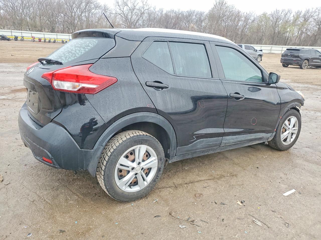 2019 Nissan Kicks S - zdjęcie 3