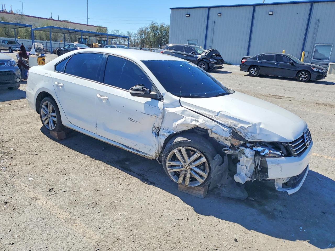 2015 Volkswagen Passat S - zdjęcie 4