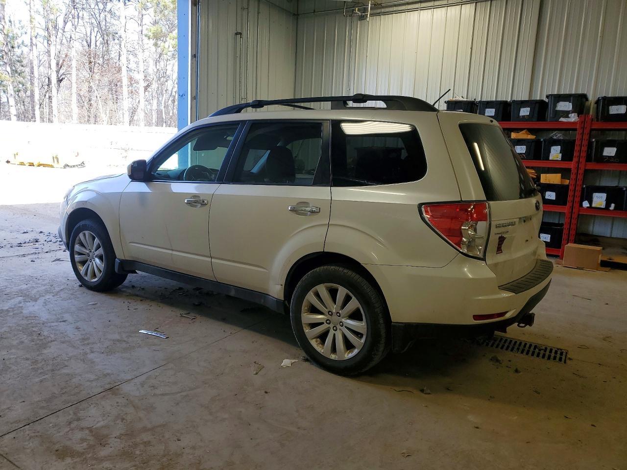 2013 Subaru Forester Limited - zdjęcie 2