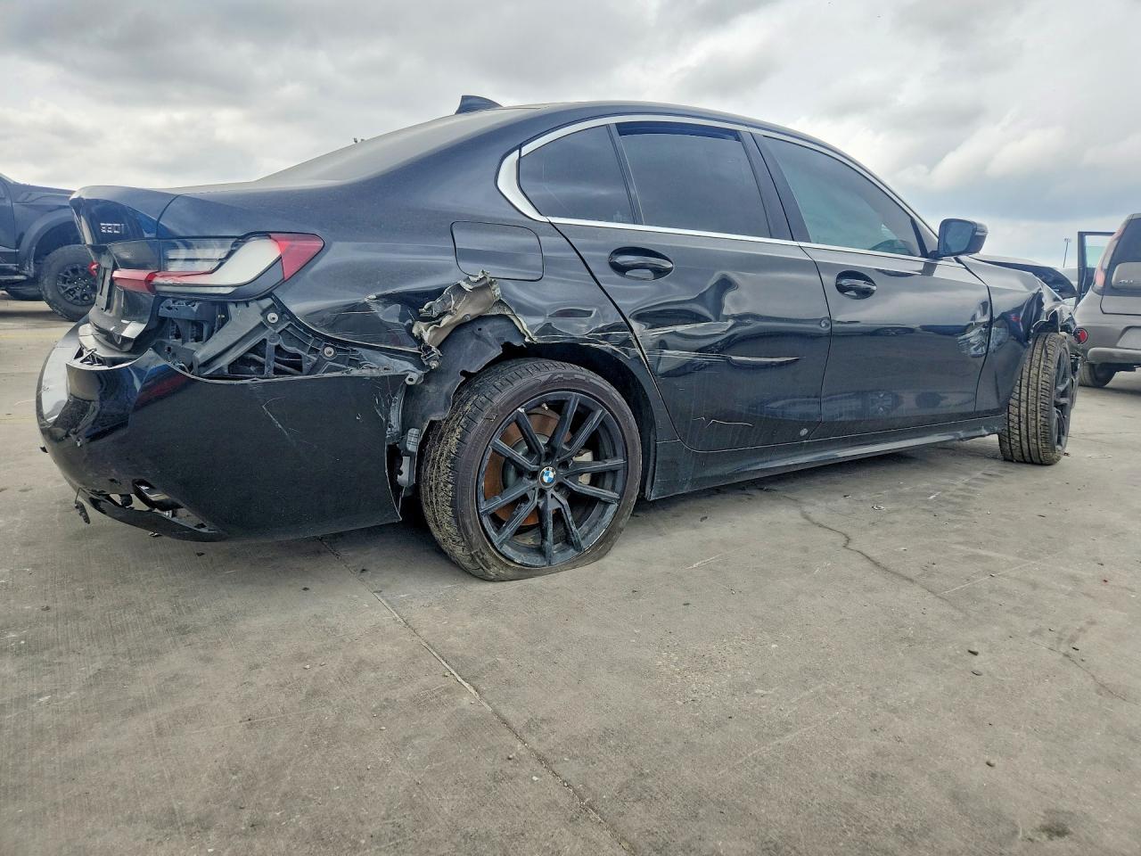 BMW Seria 3 - zdjęcie 3