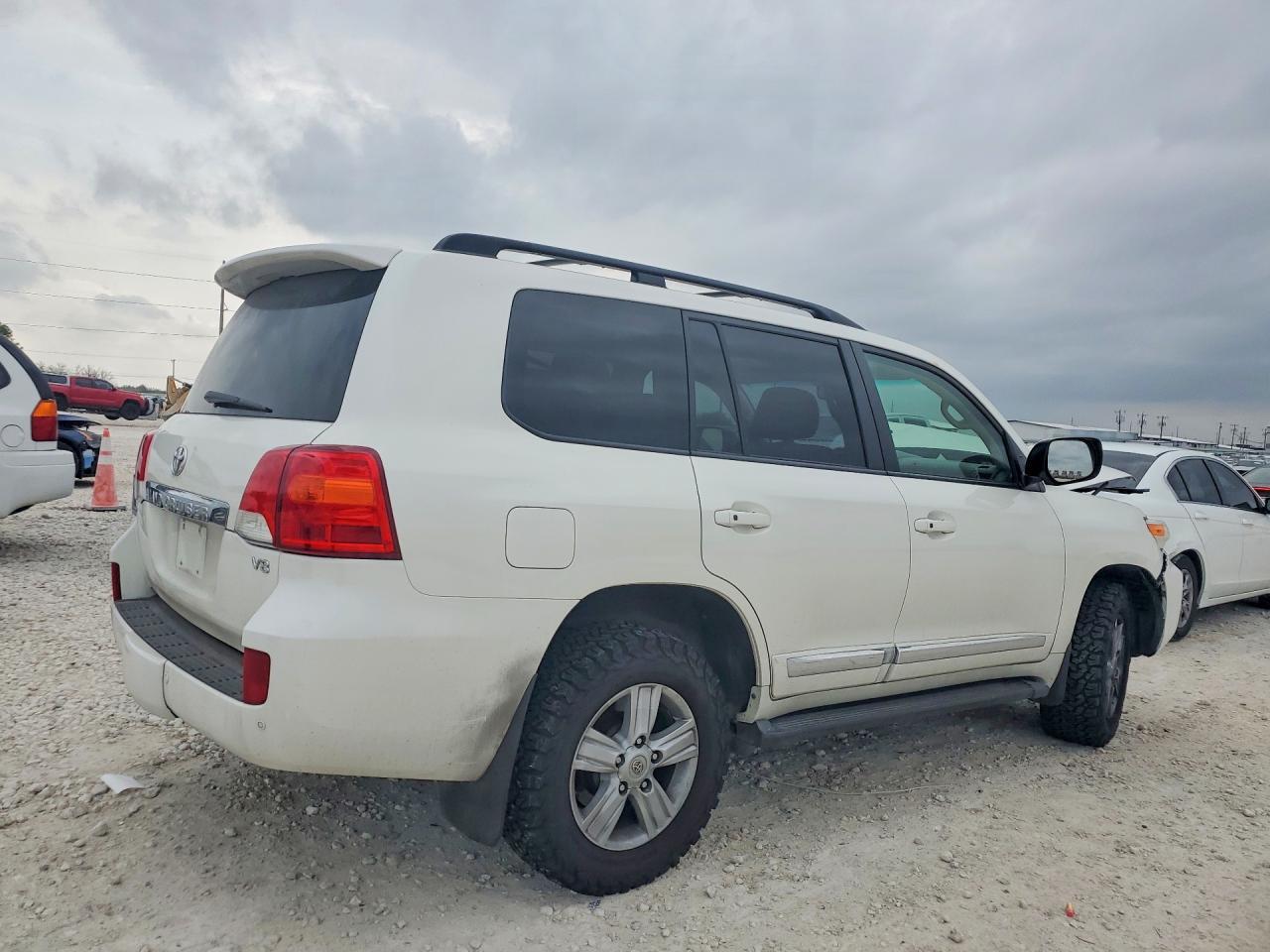 2013 Toyota Land Cruiser Base - zdjęcie 3