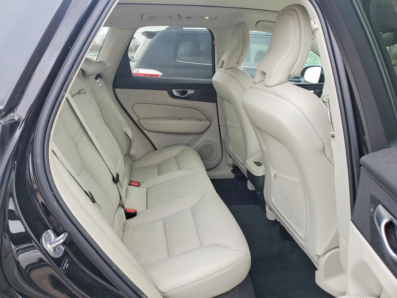 2024 Volvo Xc60 Core - zdjęcie 11