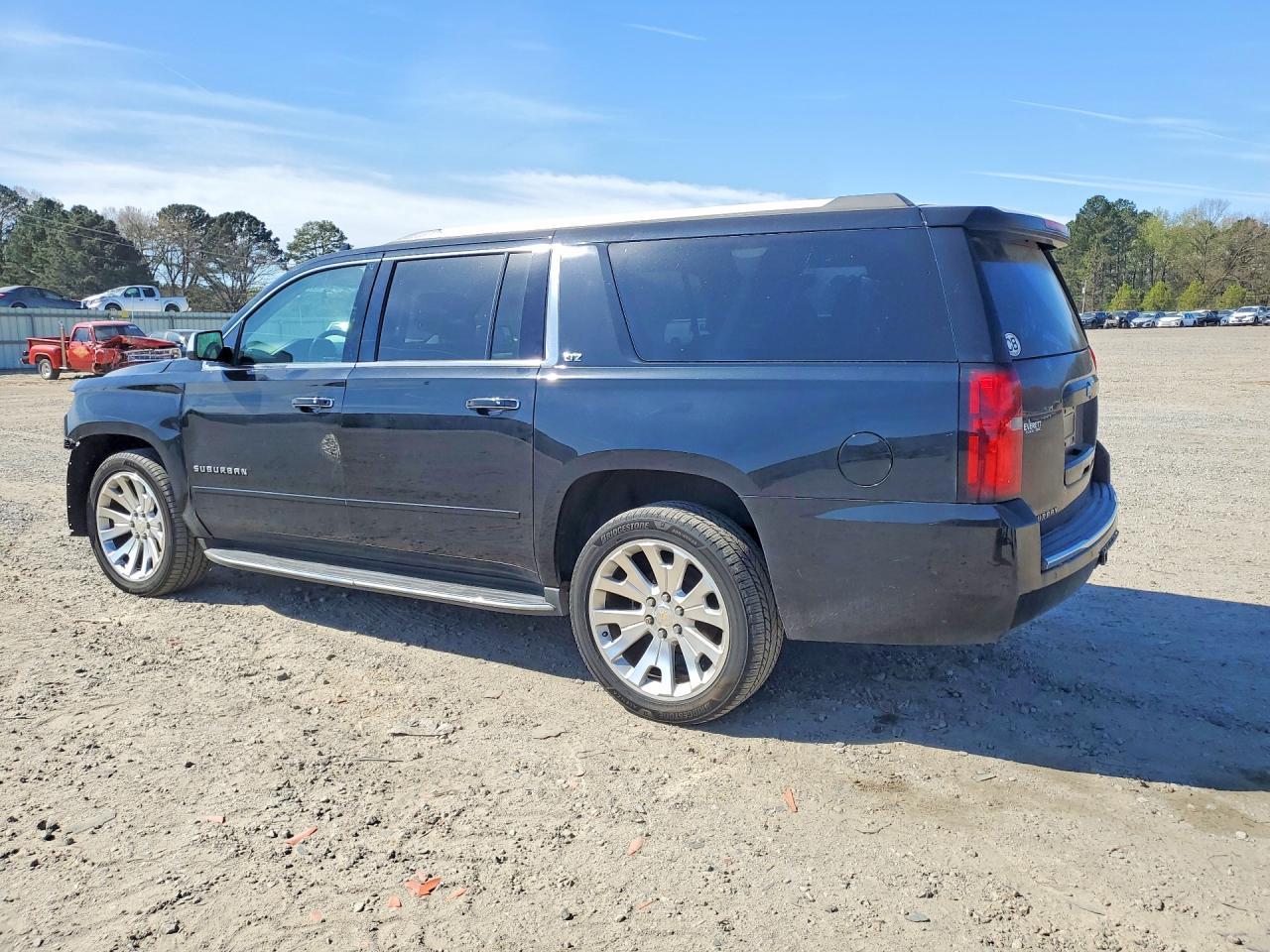 2016 Chevrolet Suburban K1500 Ltz - zdjęcie 2