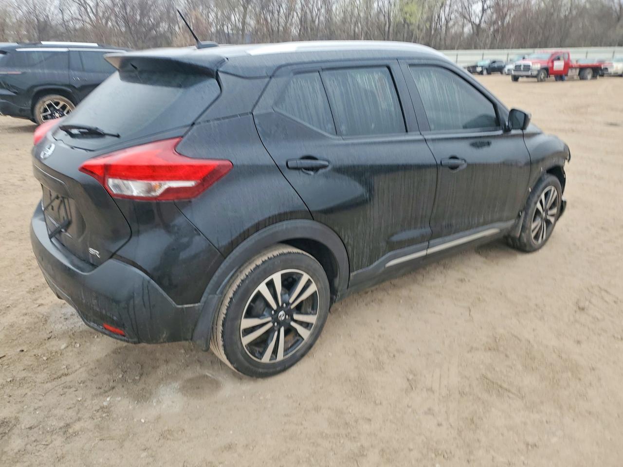 2019 Nissan Kicks Sr - zdjęcie 3