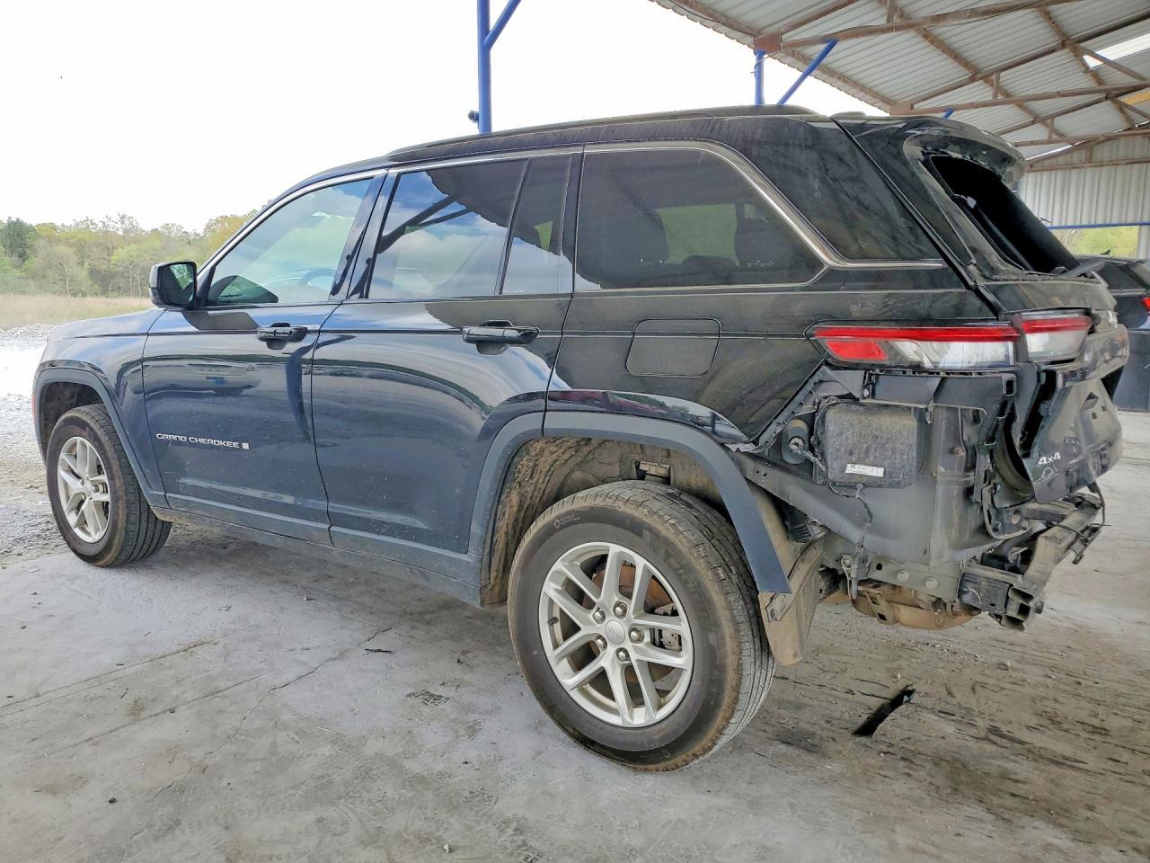 2024 Jeep Grand Cherokee Laredo - zdjęcie 2