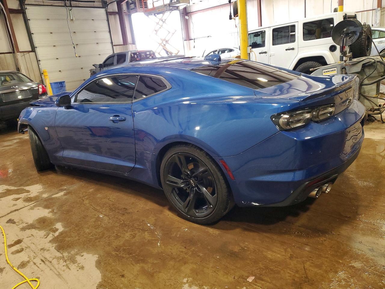2021 Chevrolet Camaro Lt - zdjęcie 2