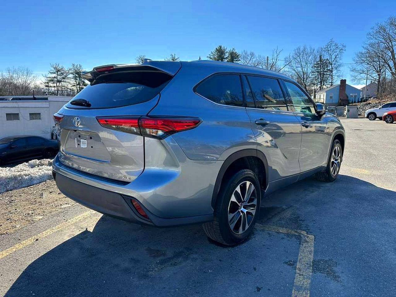 2021 Toyota Highlander Xle - zdjęcie 3