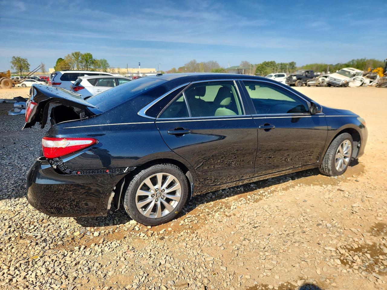 2017 Toyota Camry Xle - zdjęcie 3