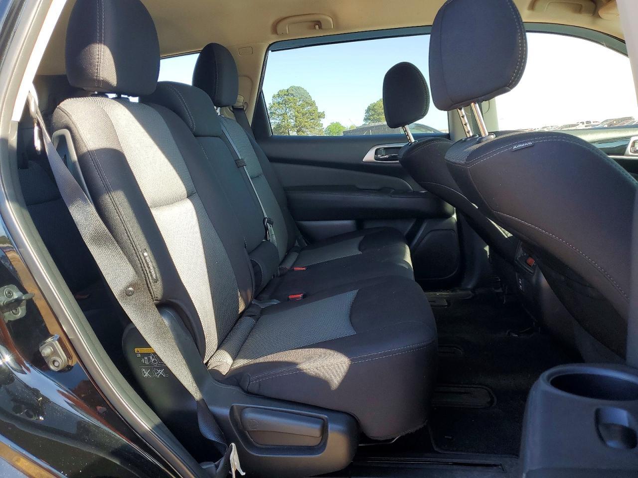 2018 Nissan Pathfinder S - zdjęcie 11