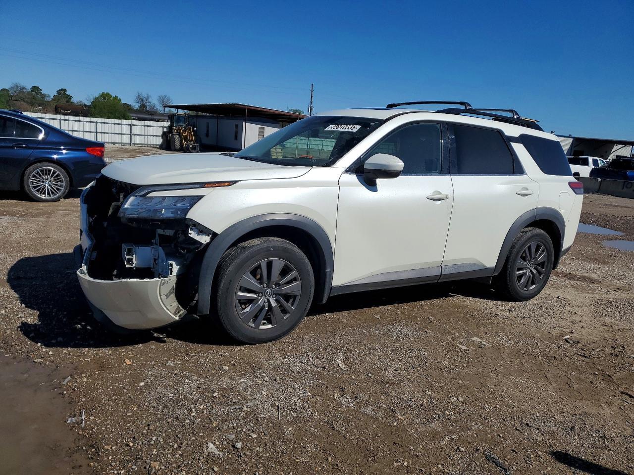 2022 Nissan Pathfinder Sv - zdjęcie główne