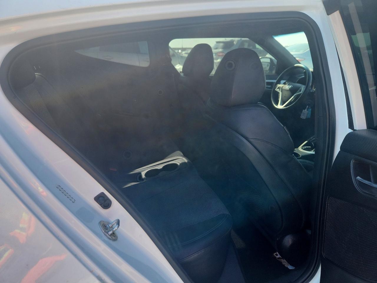 2016 Hyundai Veloster Base - zdjęcie 10