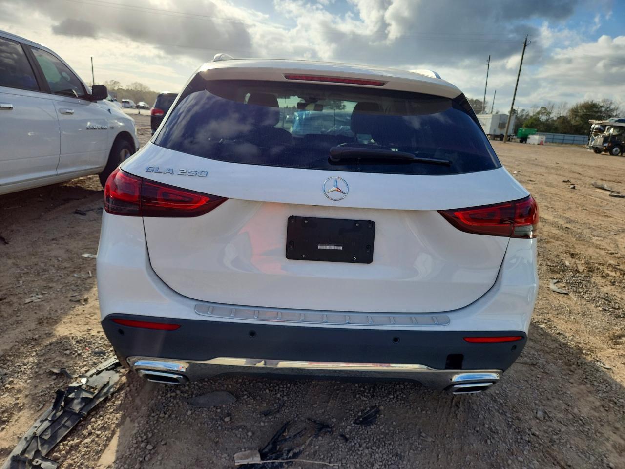 2023 Mercedes-Benz Gla 250 - zdjęcie 6