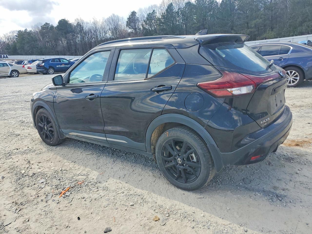 2021 Nissan Kicks Sr - zdjęcie 2