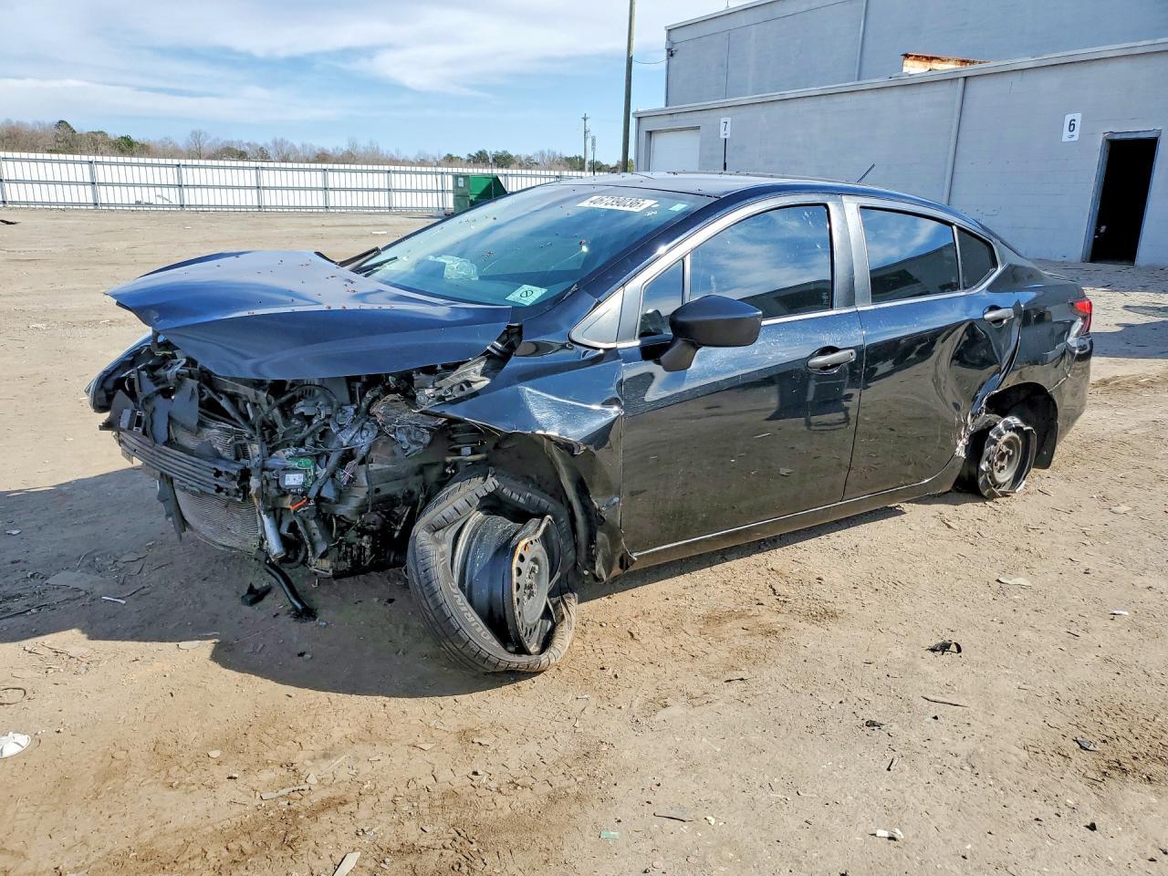 2021 Nissan Versa S - zdjęcie główne