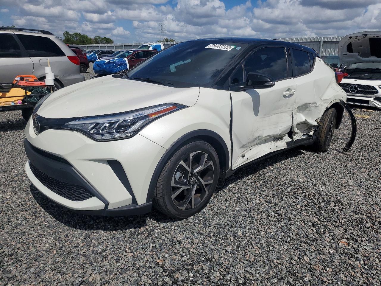 2020 Toyota C-Hr Xle - zdjęcie główne