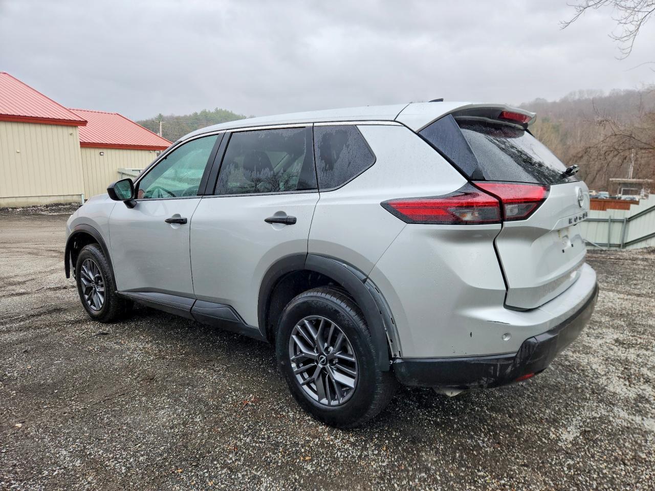 2024 Nissan Rogue S - zdjęcie 2