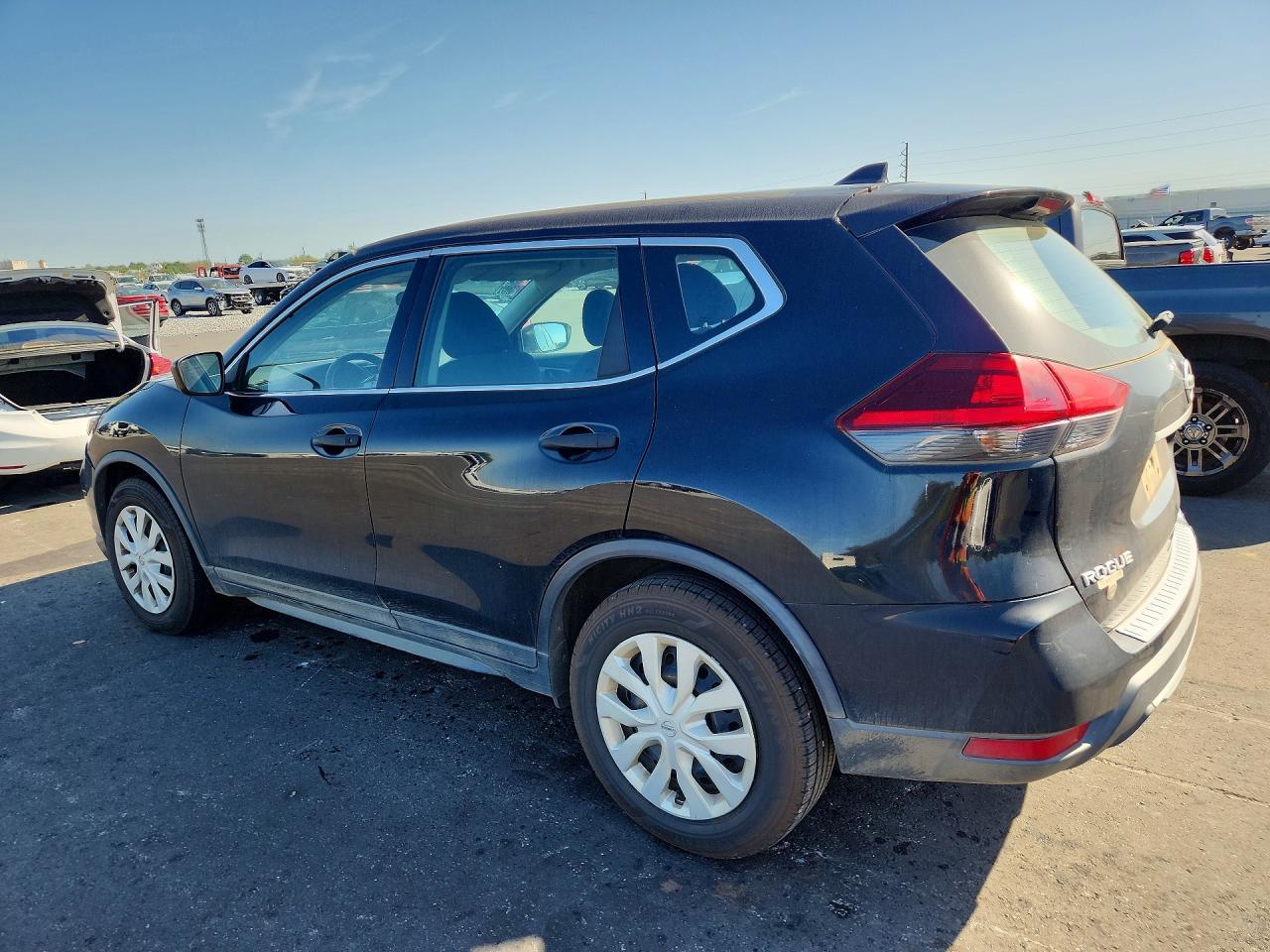 2019 Nissan Rogue S - zdjęcie 2